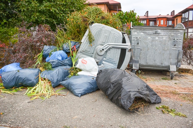 Od czego zależy koszt wywozu odpadów?
