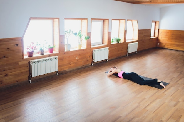 Co pod panele na nierównej podłodze sprawdzi się najlepiej?