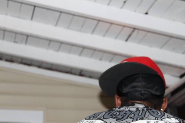 Jak układać wełnę mineralną na stropie aby poprawić izolację?